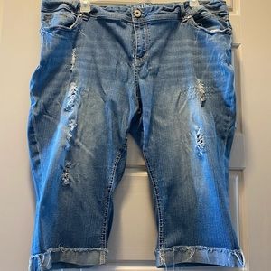 Size 24 Capri distressed